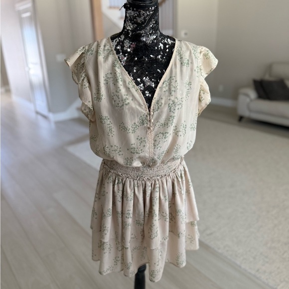 Floral Cream Dress - Cara Loren - Picture 2 of 10